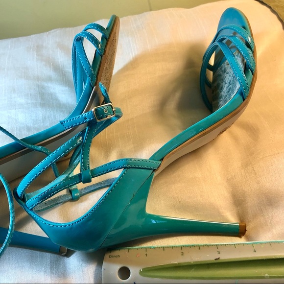 Shoes - Picture 4 of 13